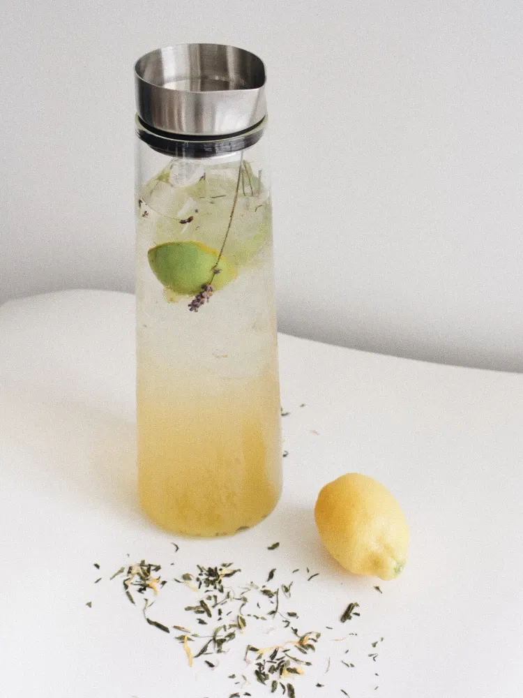 EIKO - Carafe à thé glacé en verre Human and Tea  – Carafe verre Human & Tea 1.8L