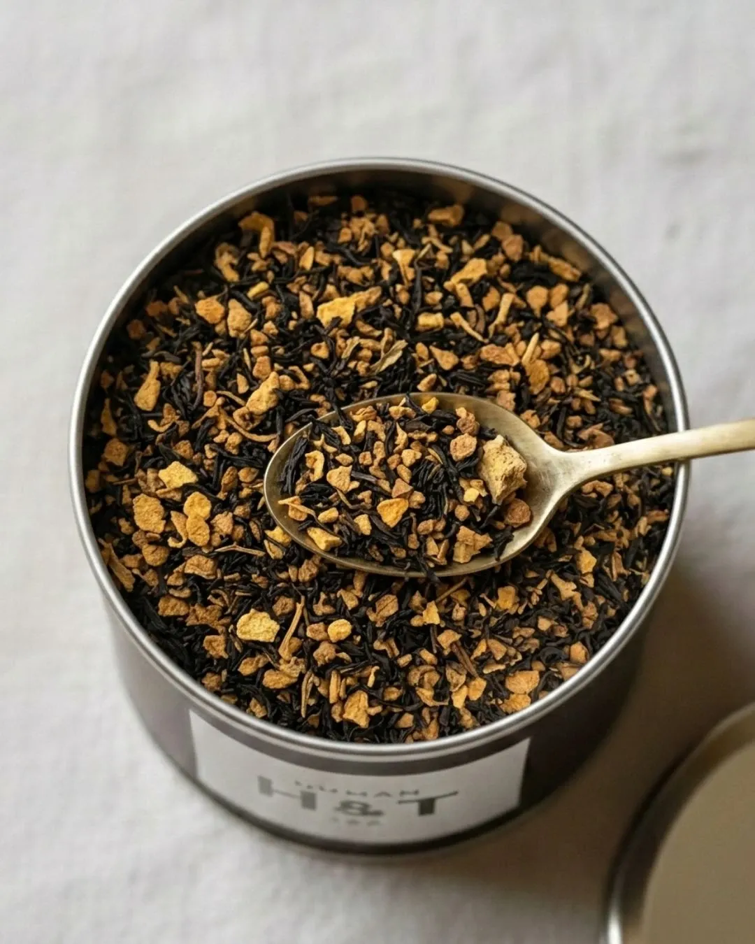 Chai Noir Bio – Thé noir d'Assam, épices massala, éclats de fèves de cacao - Bio