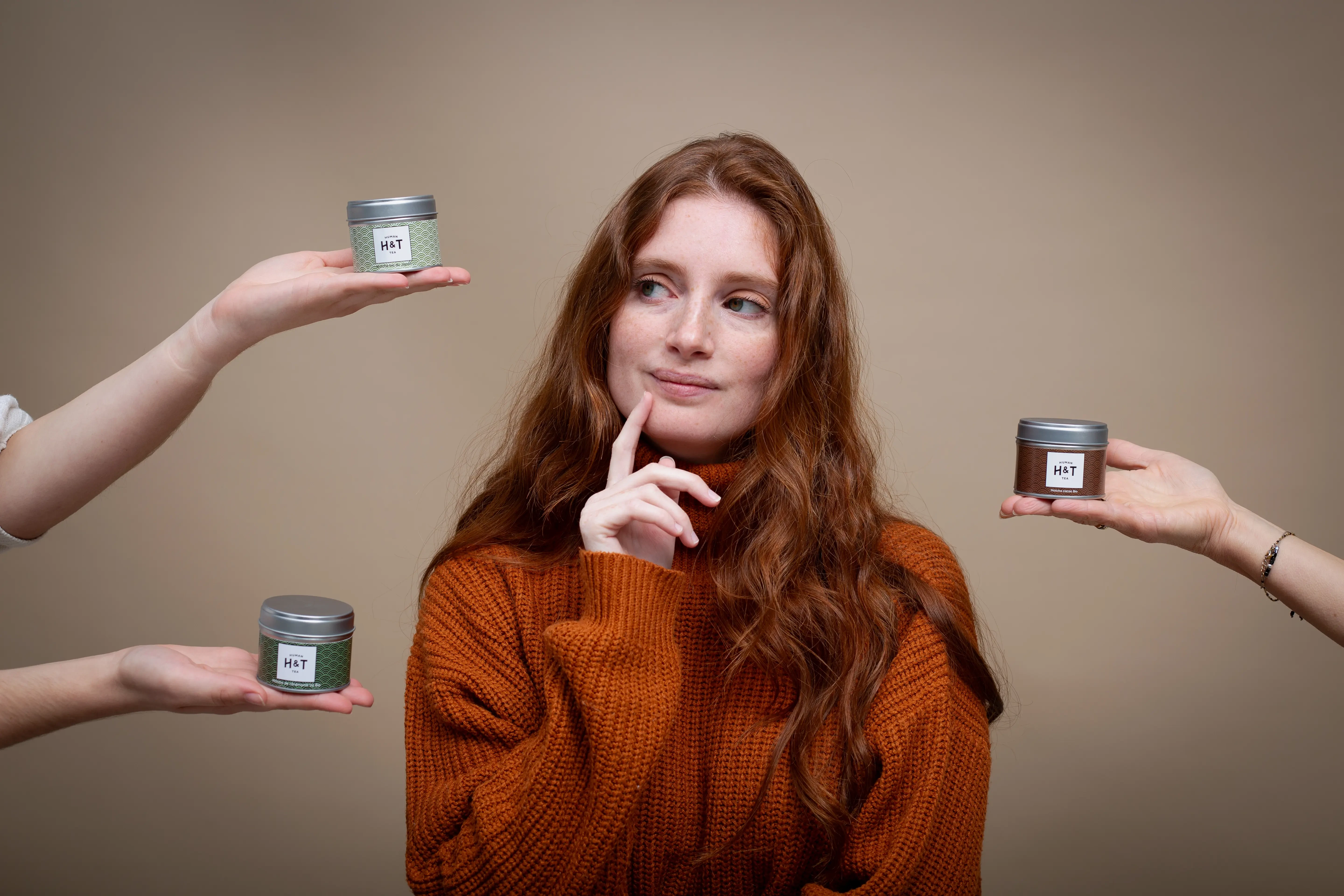 Préparation d'un Matcha de cérémonie bio dans un bol traditionnel japonais - Human and Tea